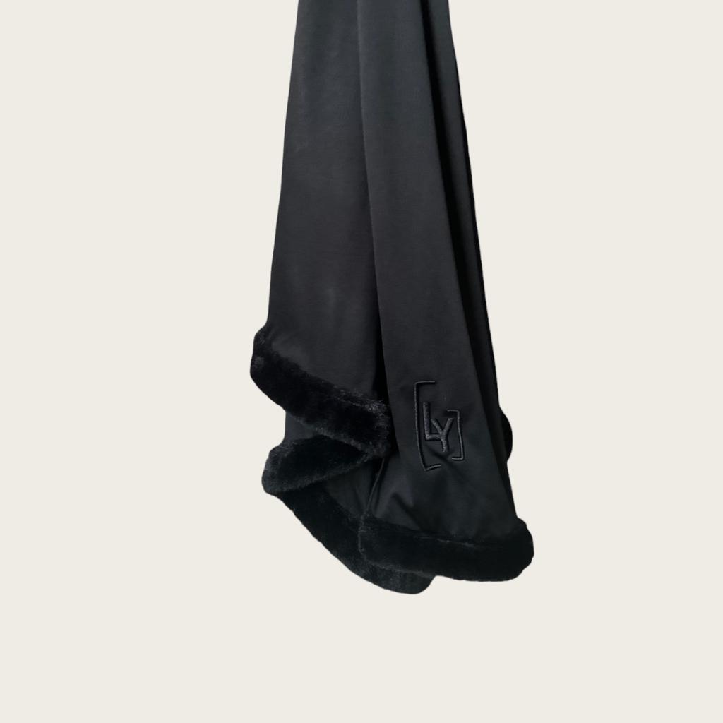 Hijab avec fourrure, Black & Elegance